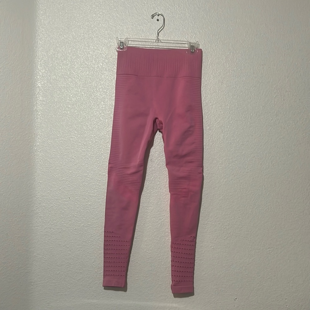 Minibeast pink leggings. Size small, seamless.